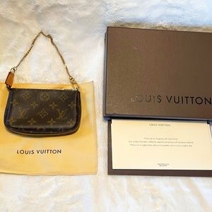Louis Vuitton mini pochette